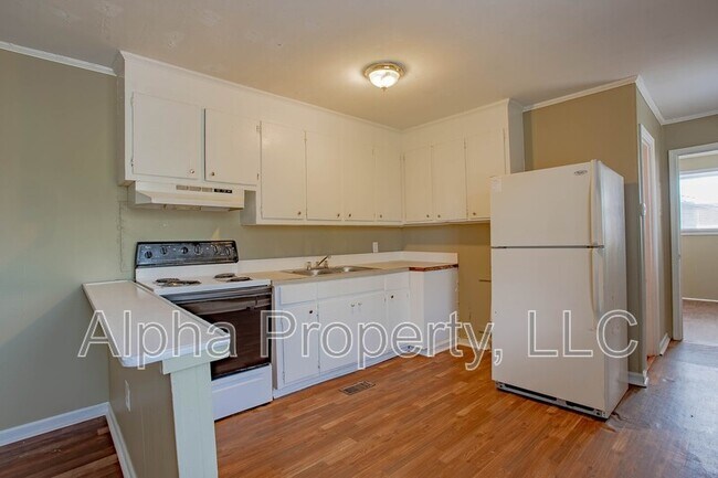 Foto del edificio - 105 Foster Cir