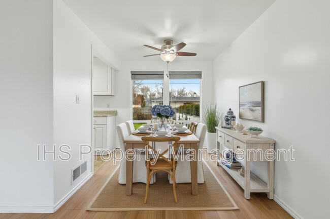 Foto del edificio - 1402 Potter Ave