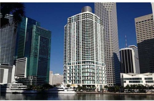 Primary Photo - 300 S Biscayne Blvd