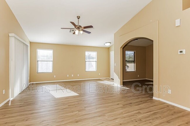 Building Photo - 6243 N 69th Dr