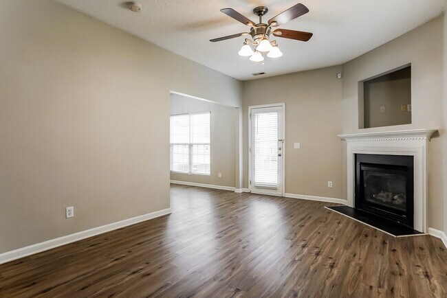 Foto del edificio - 4449 Snowcrest Ln