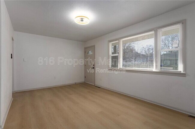 Foto del edificio - 609 SE Florence Ave