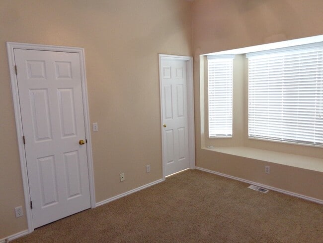 Building Photo - 6098 Monet Ct