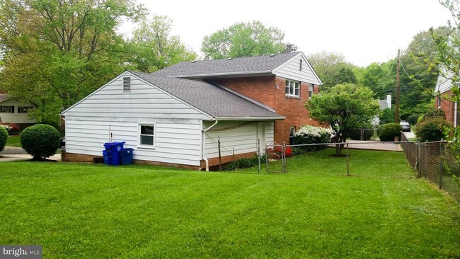 Building Photo - 6415 Rockhurst Rd