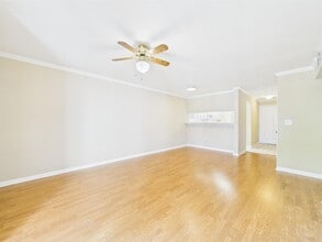 Building Photo - 501 W 26th St