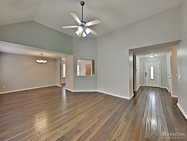 Building Photo - 1412 Angel Ct
