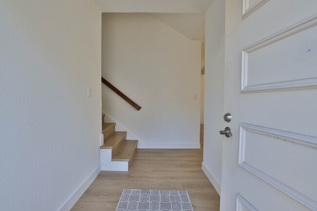 Building Photo - Newly renovated townhome in Cupertino with top schools and great amenities