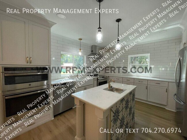 Foto del edificio - 3 Bed 3.5 Bath in Huntersville!
