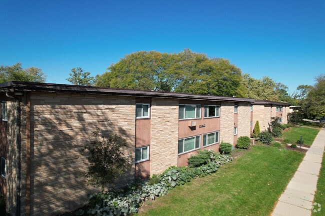 Building Photo - Faircrest Apartments