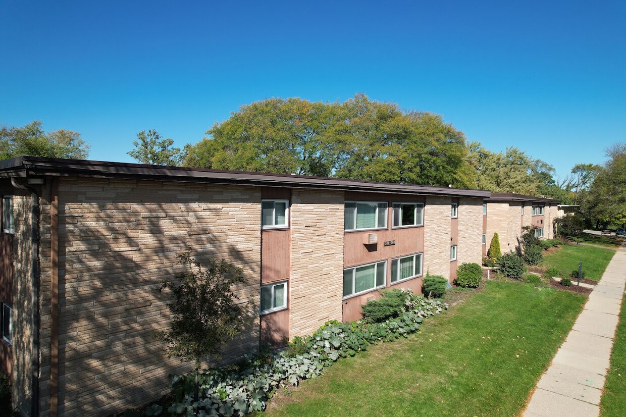 Primary Photo - Faircrest Apartments