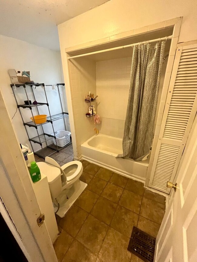 Foto del edificio - 128 Hawley St