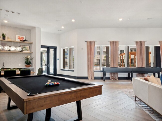 Foto del edificio - 23100 Clay Rd