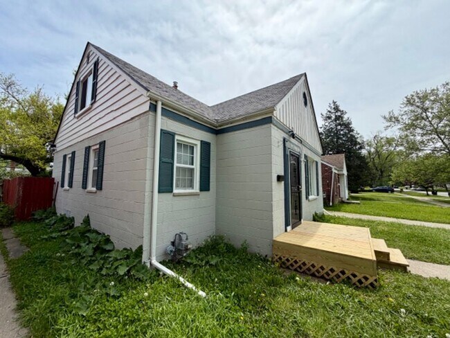 Foto del edificio - Beautiful 3 Bedroom 1 Bath Home For Lease