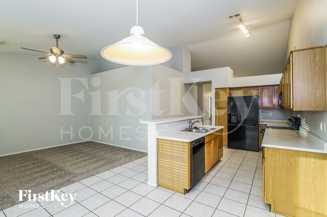 Building Photo - 1809 E Oakland St