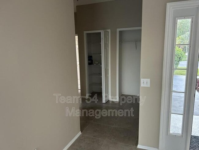 Foto del edificio - 6323 Sturbridge Ct