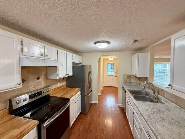 Building Photo - 2909 Golden Oak Ct