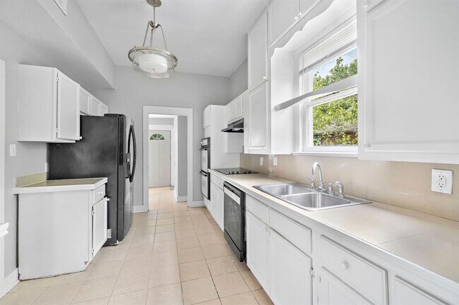 Foto del edificio - 217 3rd Ave N