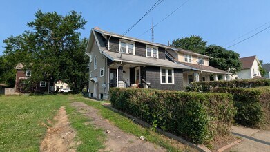 Building Photo - 1371 Stark Ave SW