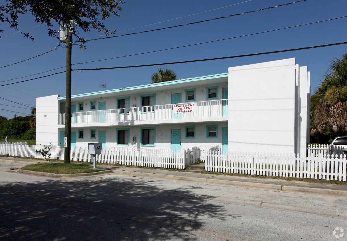 Building Photo - 400 Hughlett Ave