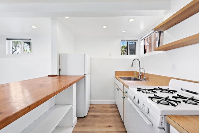 Foto del edificio - Super Charming South Laguna Studio
