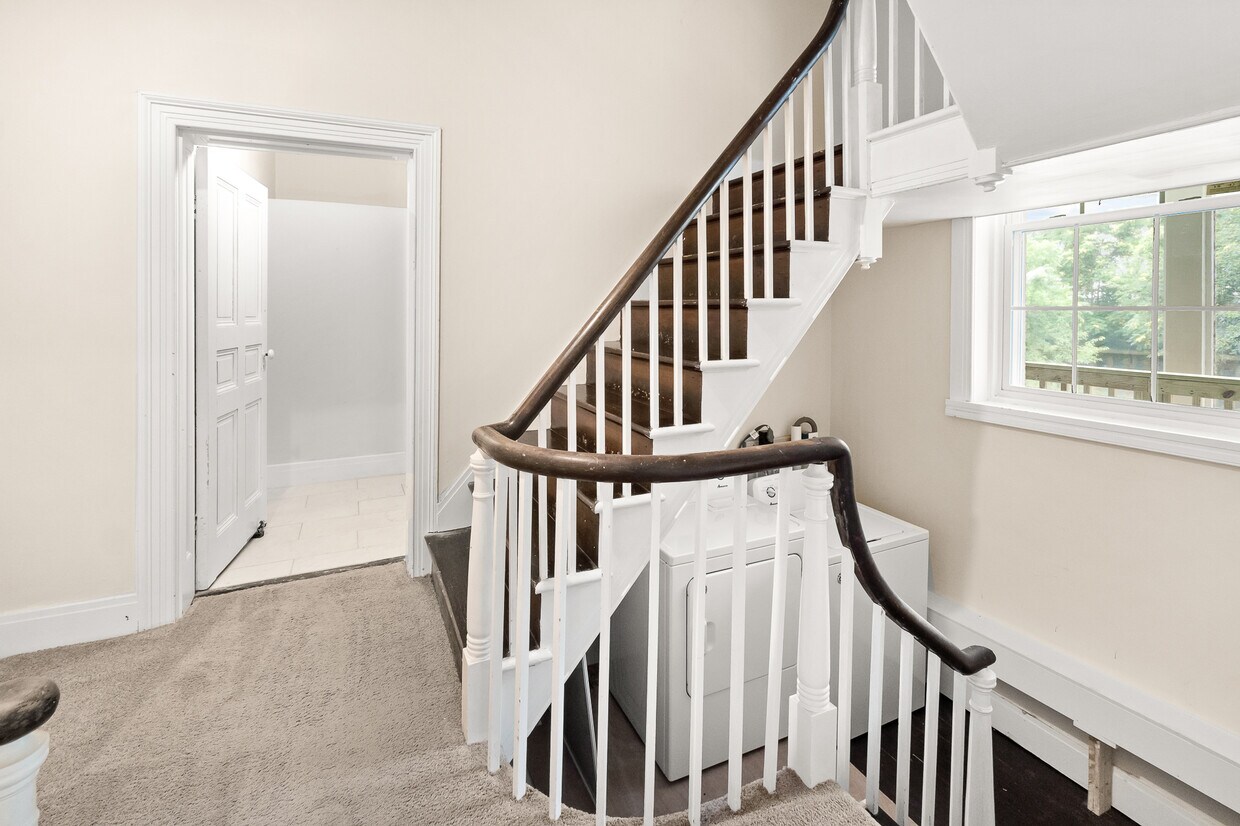 308 W Main St Unit Upper, Middletown, MD 21769 Apartments in