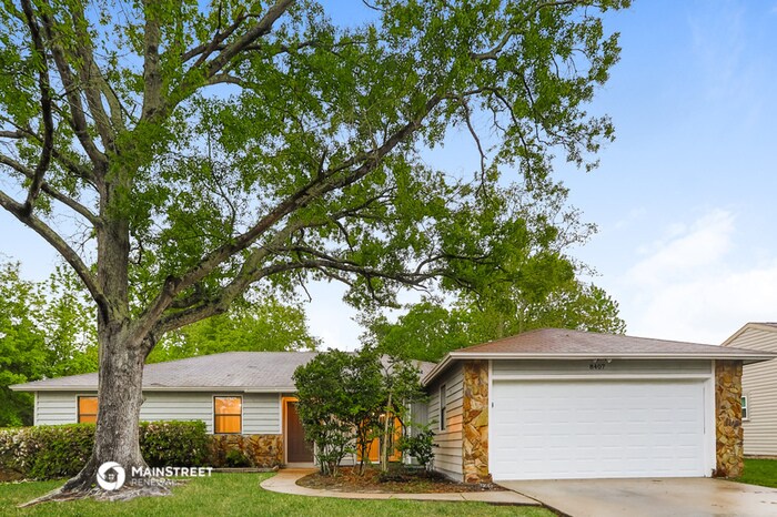 Foto principal - 8407 Rampart Rd