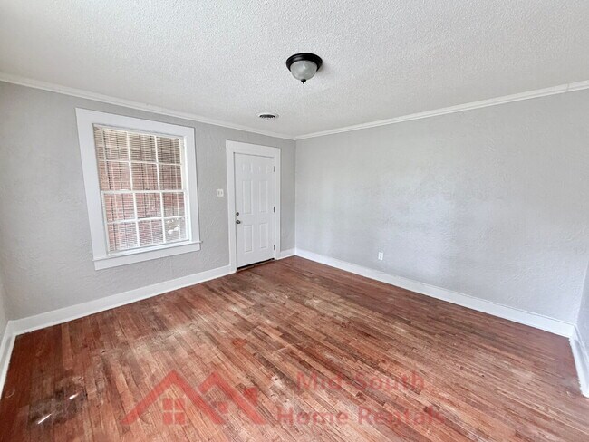 Foto del edificio - 1379 Ferguson Rd