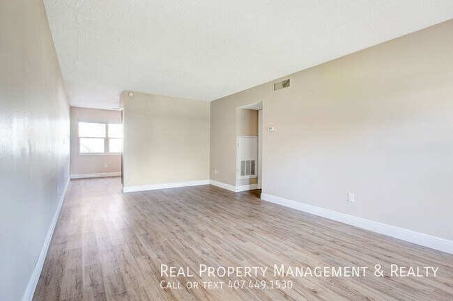 Foto del edificio - 2 BR / 1 BA Condo In Primrose Plaza