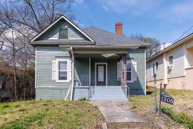 Foto del edificio - 3 Bedroom, 2 Bath in North Pratt