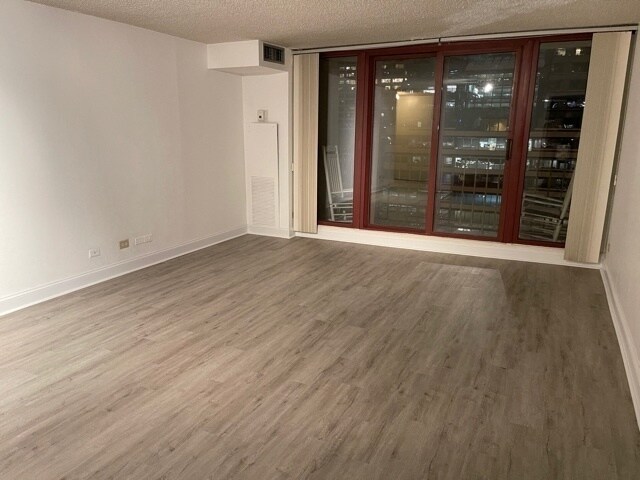 Building Photo - 200 N Dearborn St