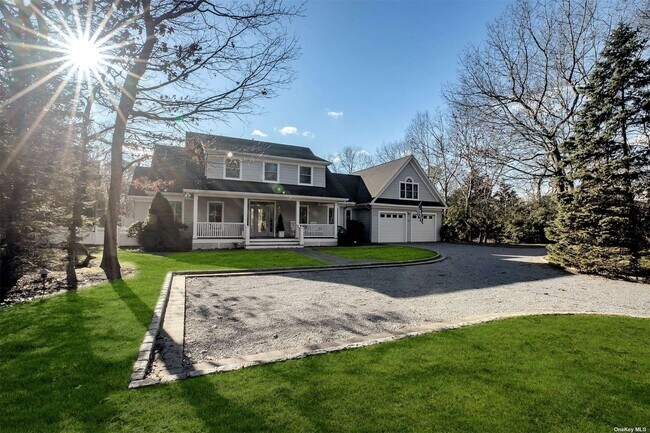 Building Photo - 11 Wooded Ln