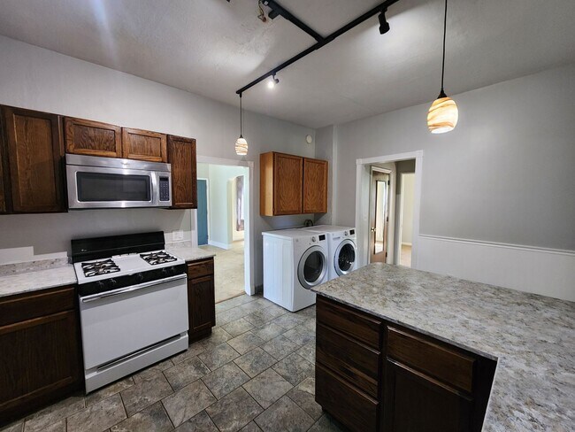 Foto del edificio - Poplar Grove 3 bd. House! Pets ok! Love the yard!