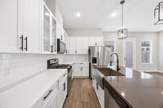 Building Photo - 8451 Berry Brush Ln