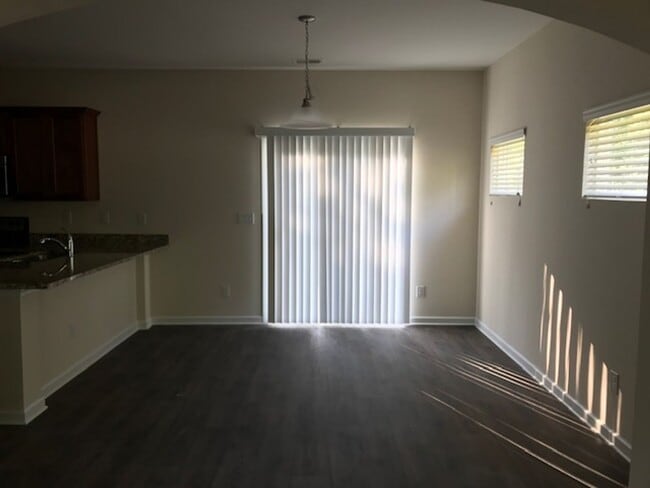 Building Photo - Luxurious 2 story 3 bedroom 2.5 bath Townhomes. Located in Salisbury