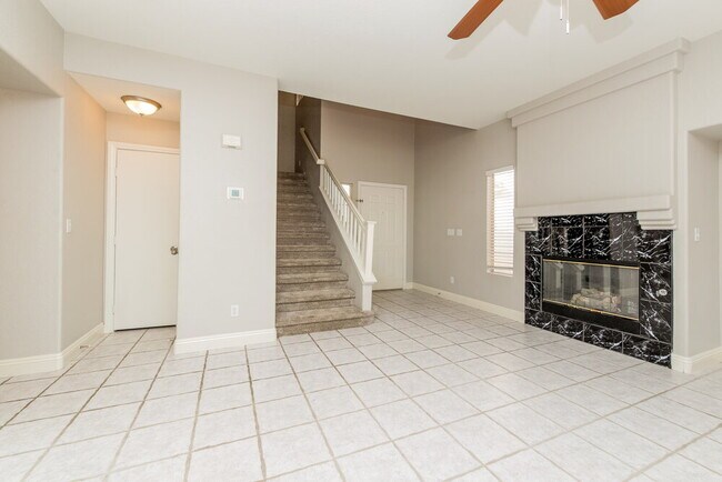 Foto del edificio - 5044 Drifting Creek Ave