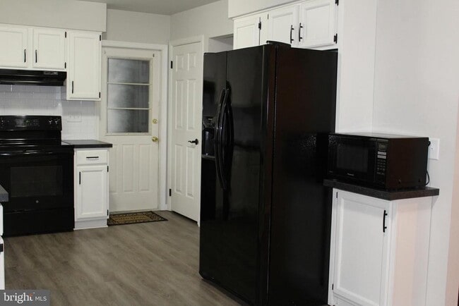Building Photo - 2103 Foxfire Dr
