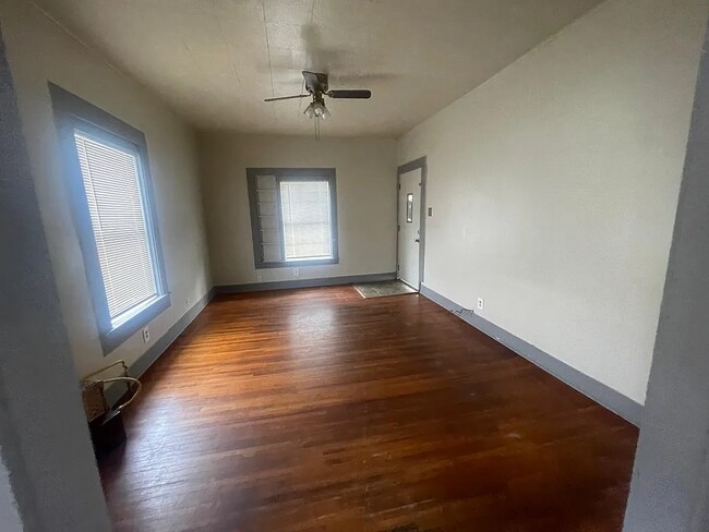 Foto del edificio - 5115 N Main St