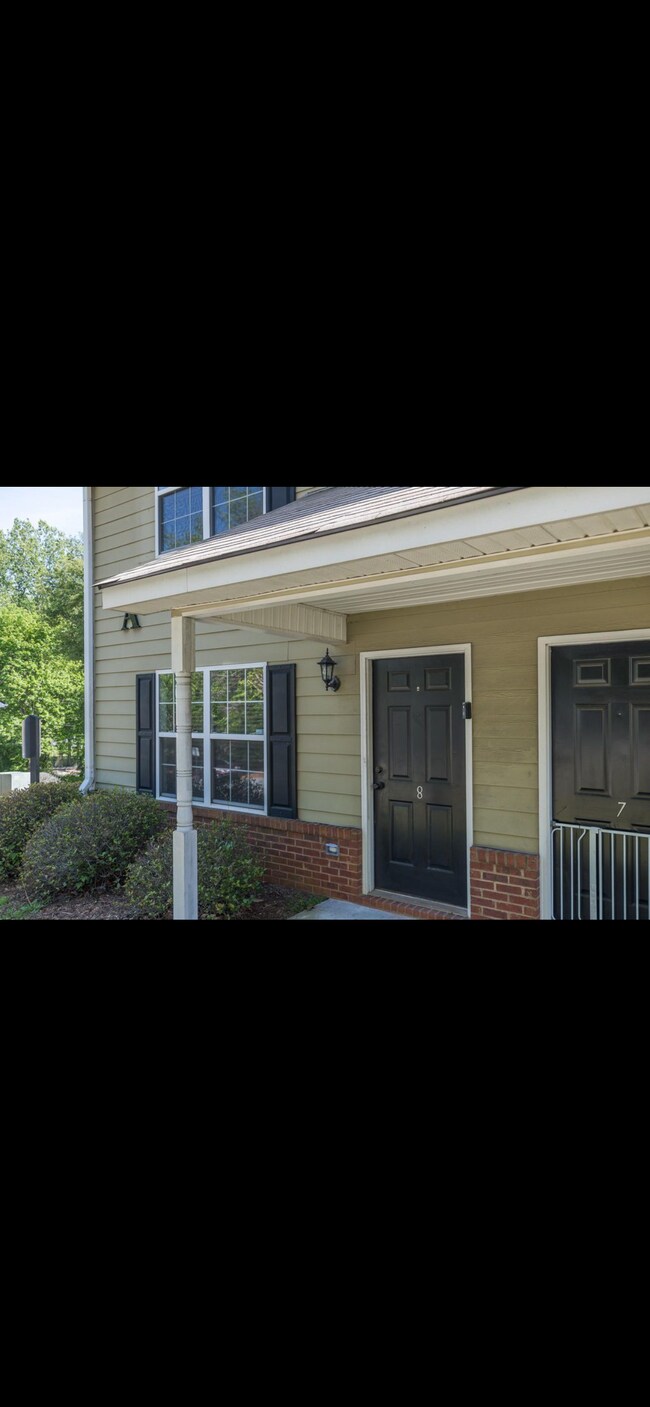 Foto del edificio - 105 Westchester Dr