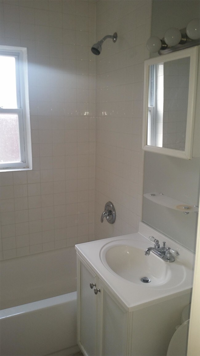 Foto del edificio - 515 Oakwood St SE
