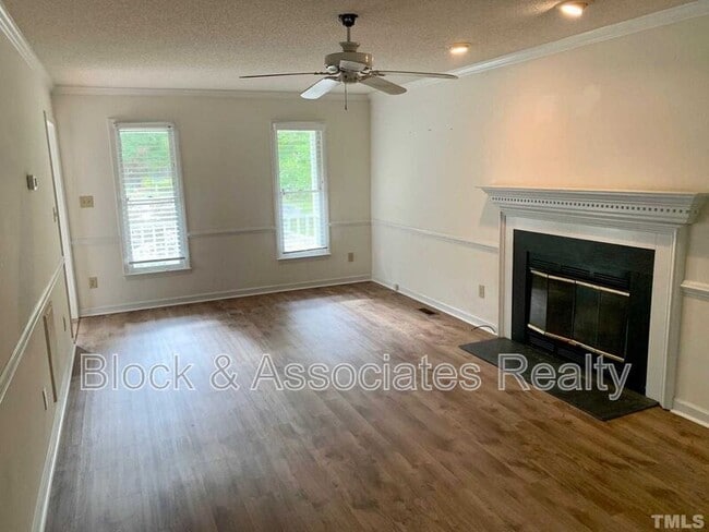 Foto del edificio - 2240 Long and Winding Rd