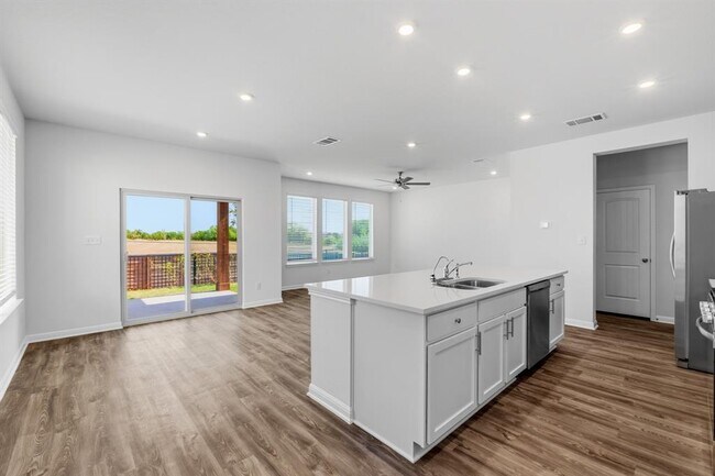 Foto del edificio - 2210 Cornfield Dr