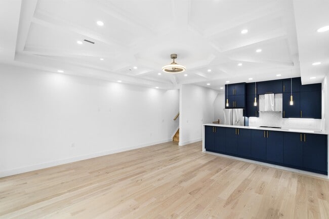 Building Photo - 125 Collard St