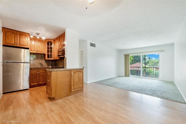 Foto del edificio - 8701 SW 141st St