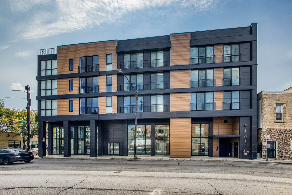 Foto principal - 1832 W Grand Ave