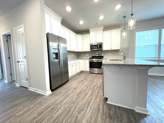 Building Photo - 8185 McCormick St