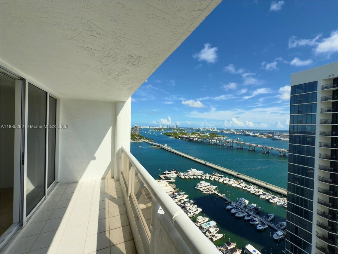 Foto principal - 1717 N Bayshore Dr