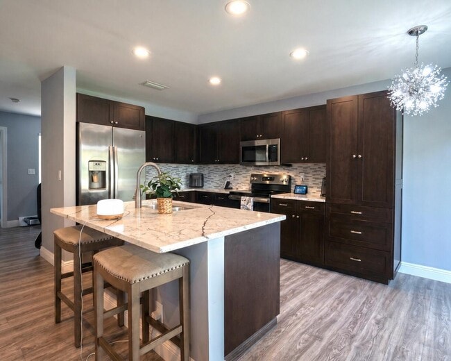 Foto del edificio - 3330 Blue Fin Dr