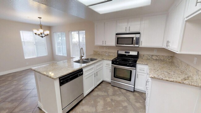 Building Photo - Quality 4/3 Two-story Home in Fontana's So...