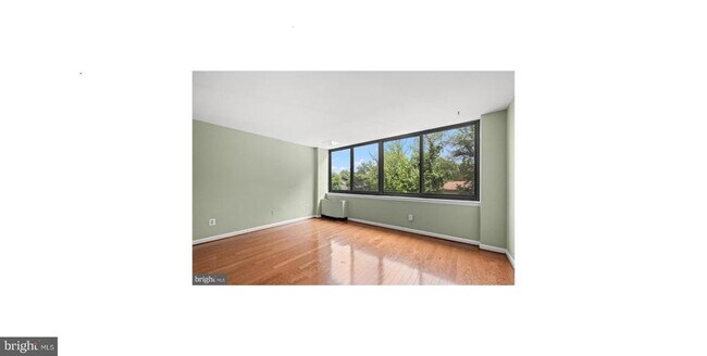 Foto del edificio - 600 Roosevelt Blvd