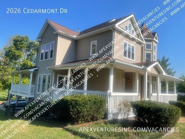 Foto del edificio - 2026 Cedarmont Dr